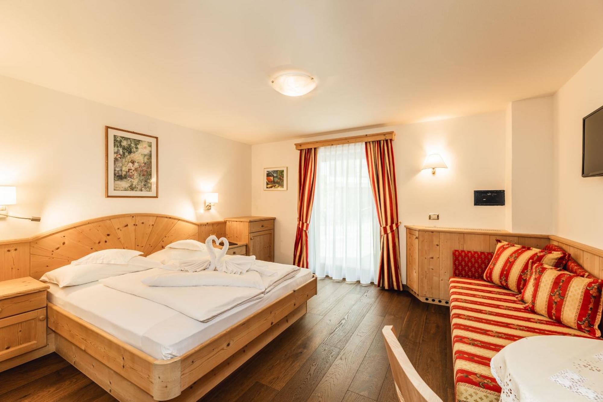 Hotel Daniel Apartments Selva di Val Gardena Extérieur photo